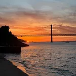 Cacilhas Riverside Lisbon * Almada